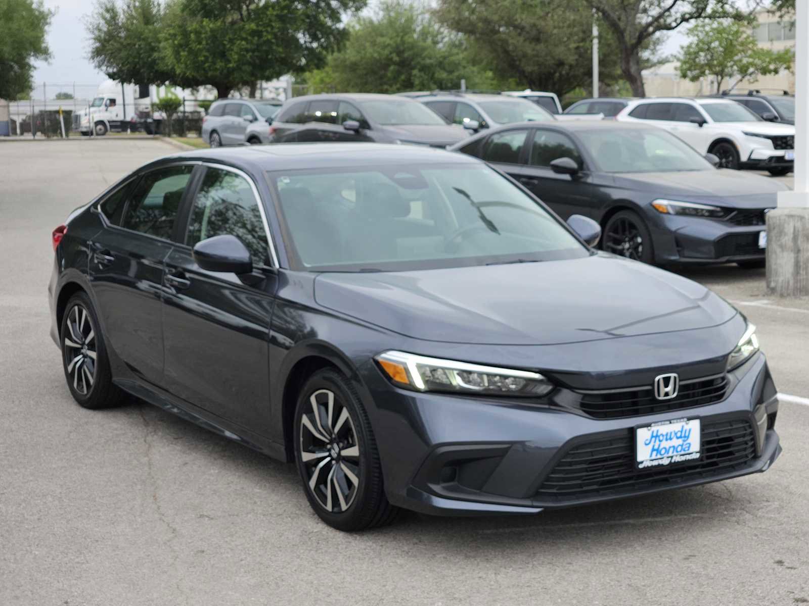 Used 2023 Honda Civic EX image 3