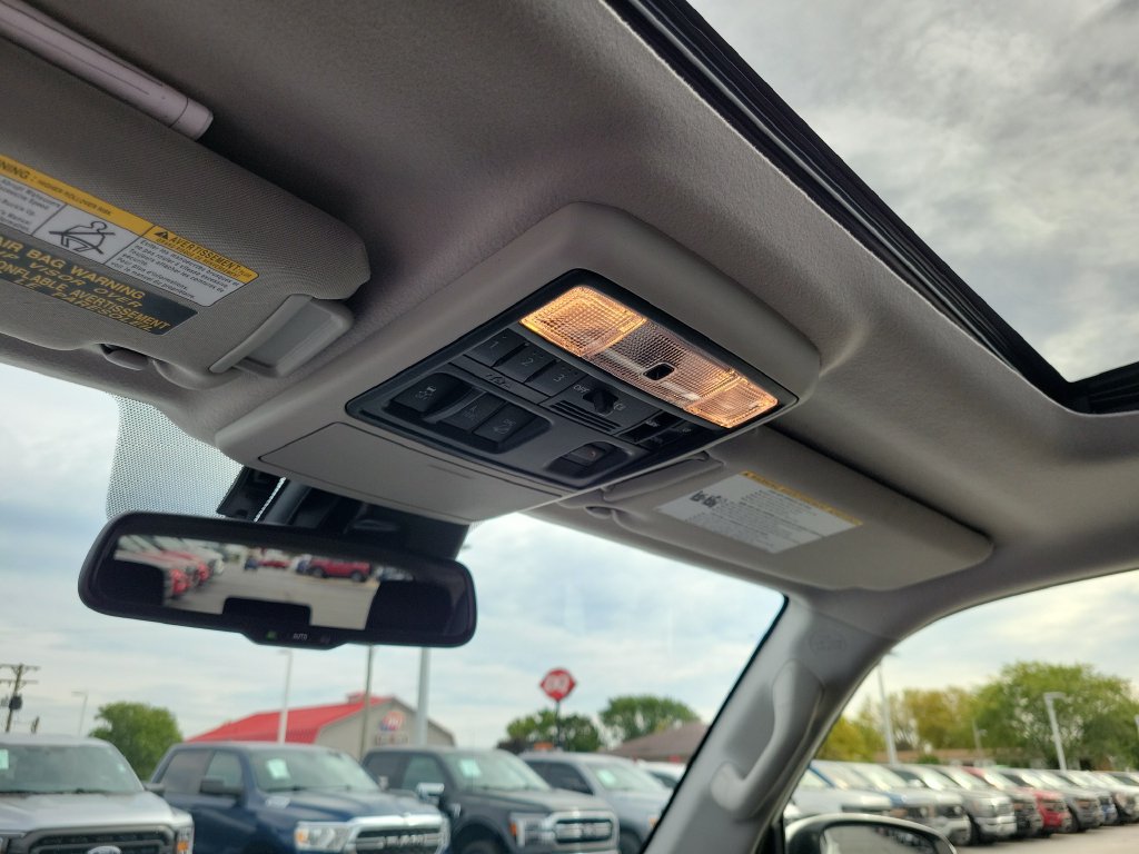 Used 2024 Toyota 4Runner SR5 Premium w/ Moonroof Package AWD/4WD image 30