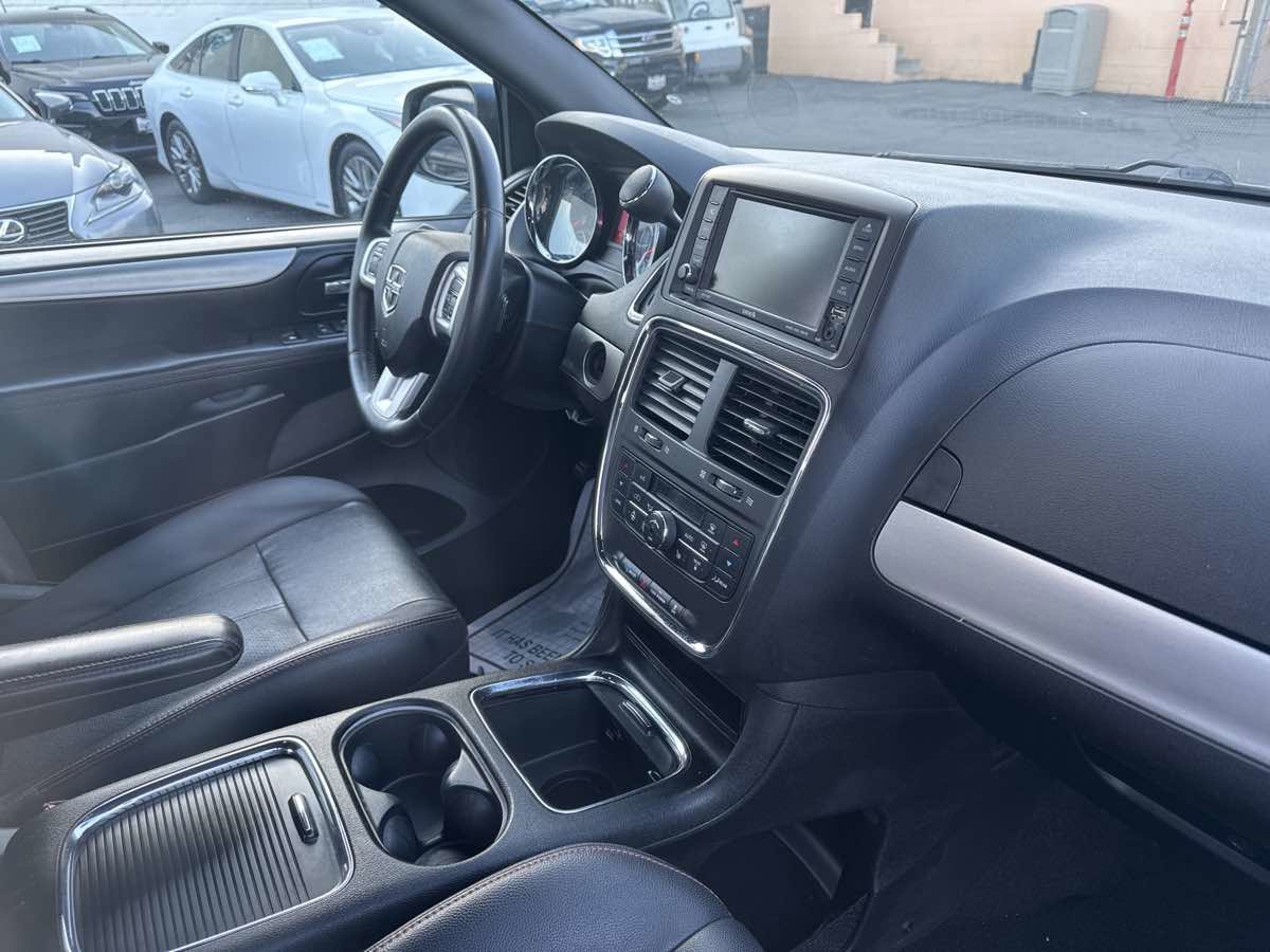 Used 2017 Dodge Grand Caravan GT image 11