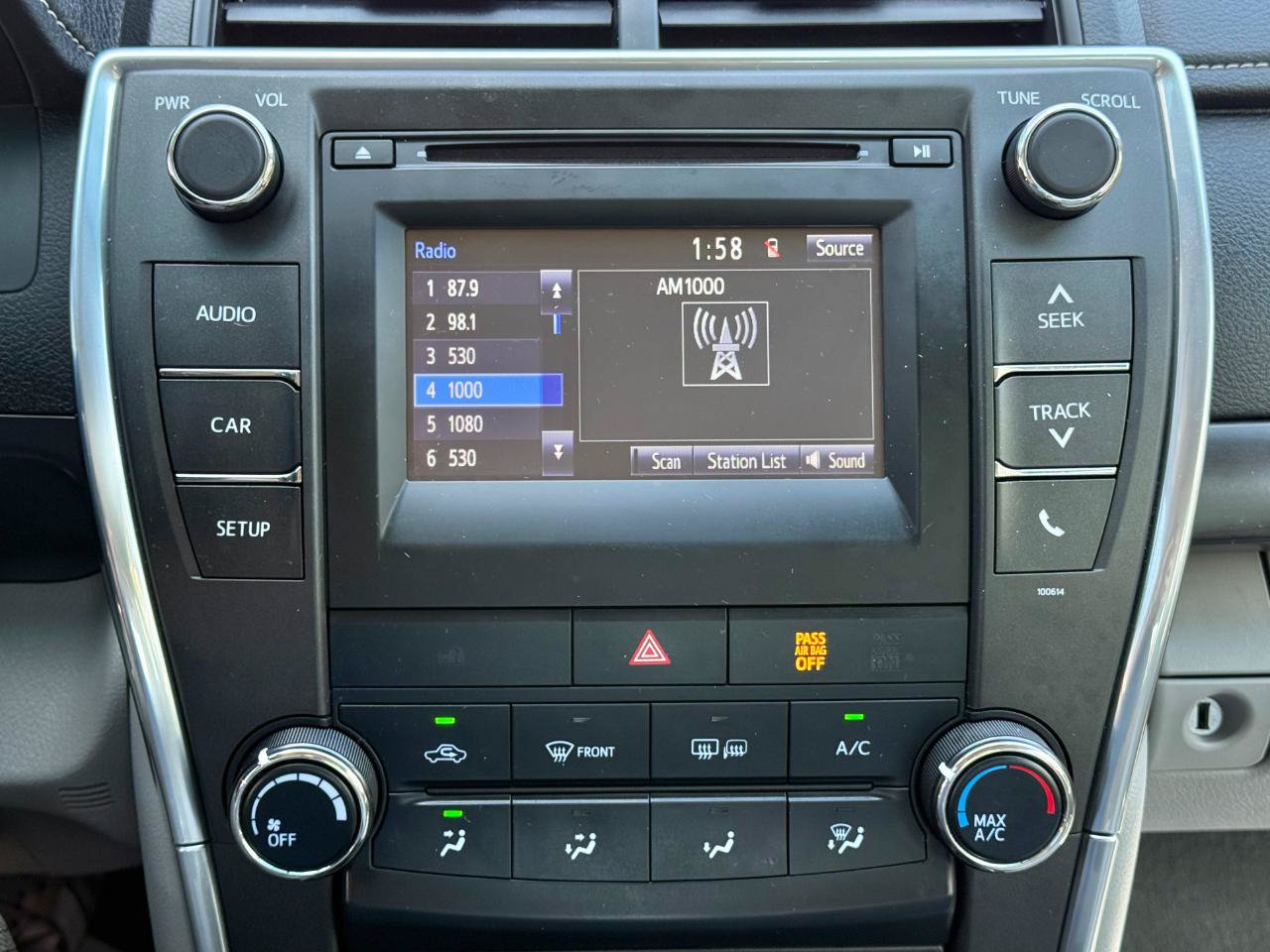Used 2017 Toyota Camry LE FWD image 14