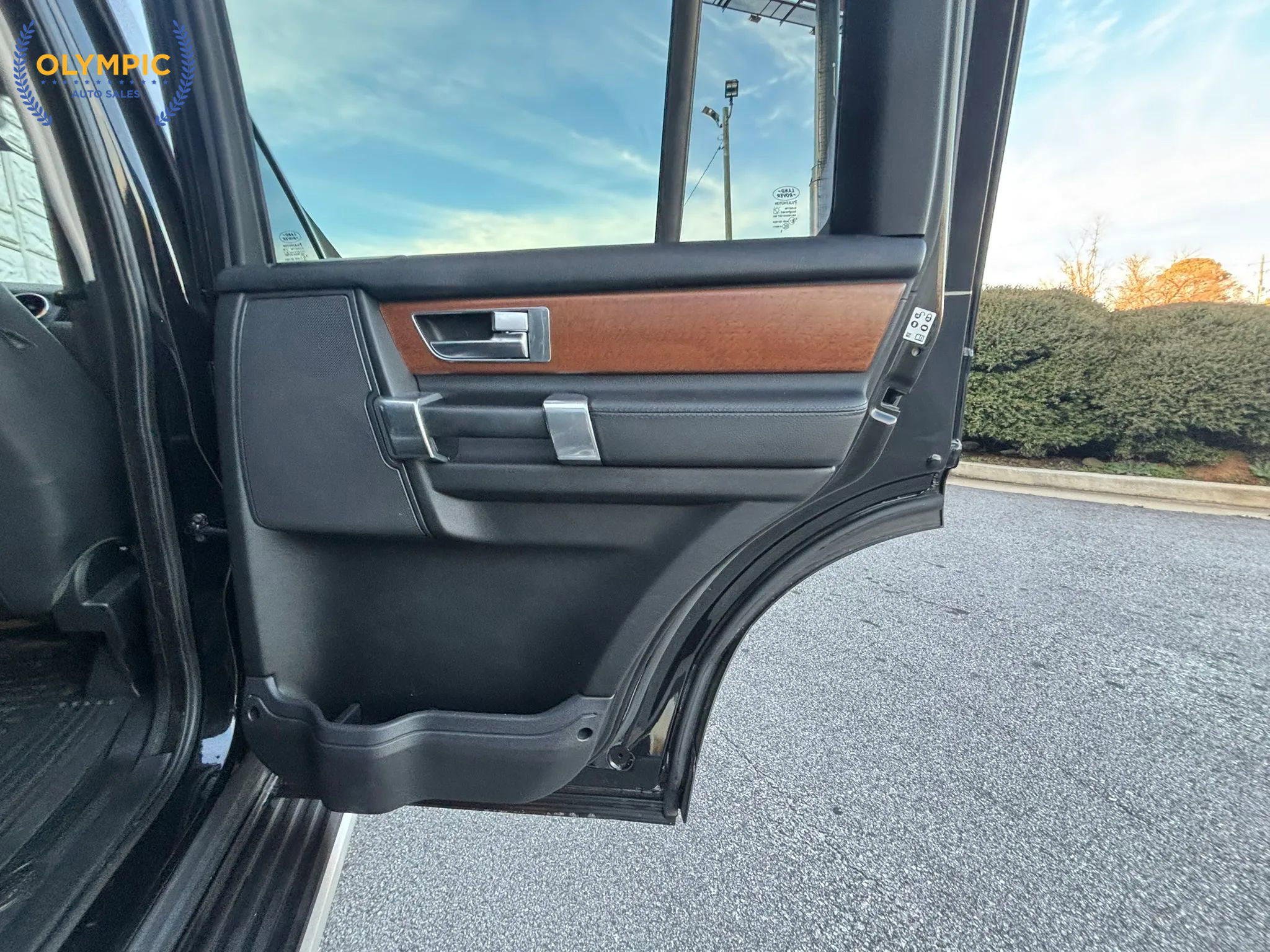 Used 2016 Land Rover LR4 HSE image 45