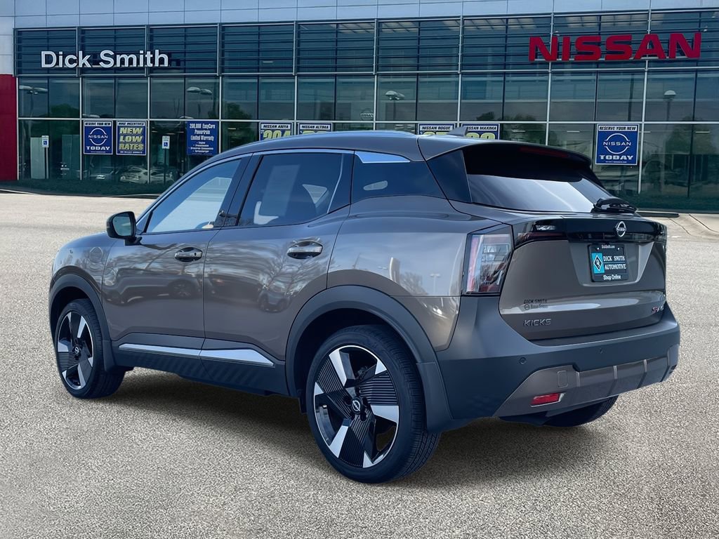 Used 2025 Nissan Kicks SR image 4