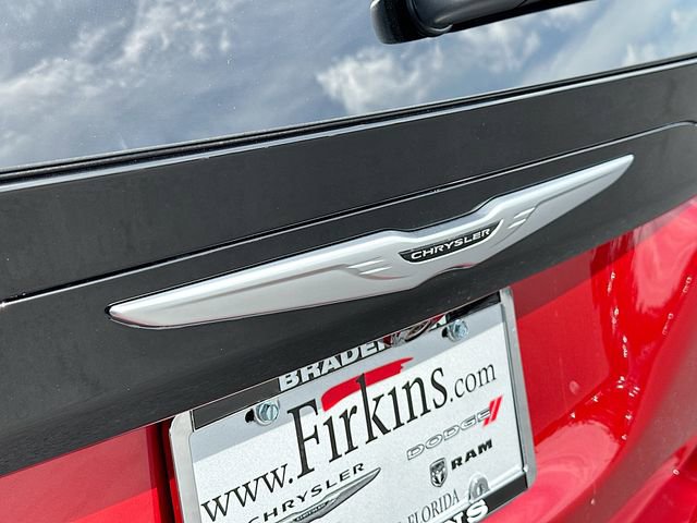 New 2025 Chrysler Voyager LX image 18