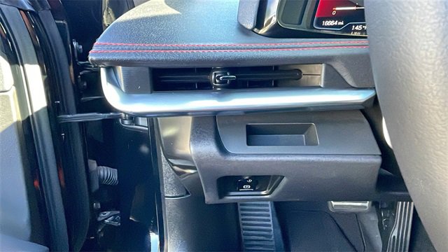 Used 2024 Chevrolet Corvette Stingray Coupe w/ 1LT image 23