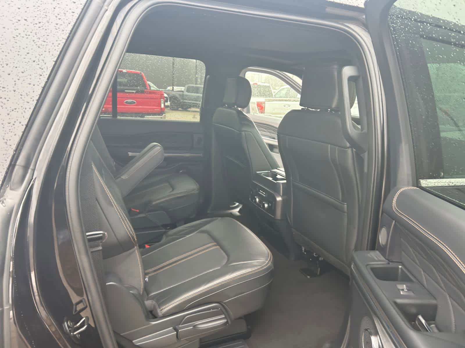 Used 2024 Ford Expedition Max Platinum AWD/4WD image 18