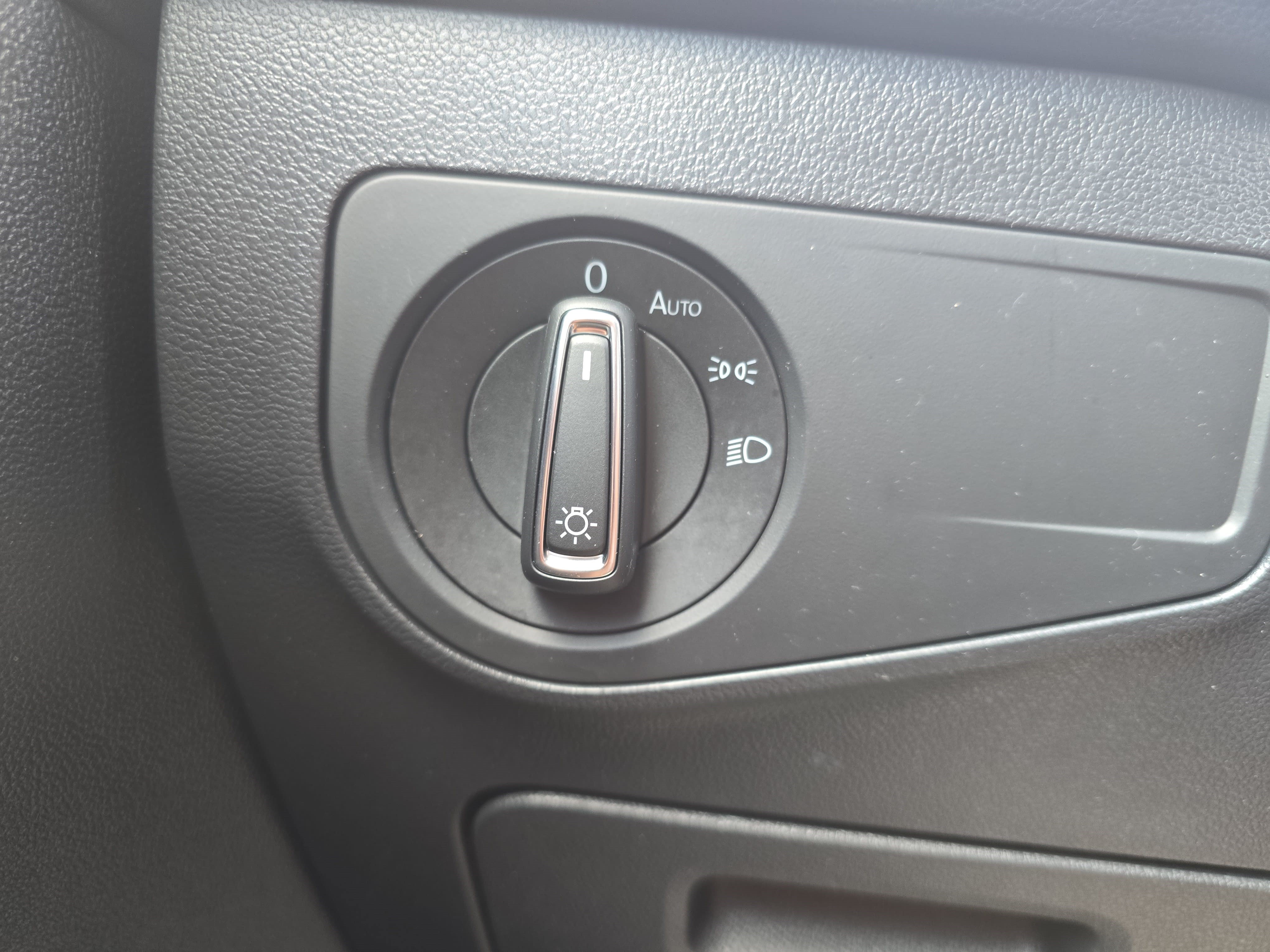 Used 2022 Volkswagen Tiguan SE FWD image 27