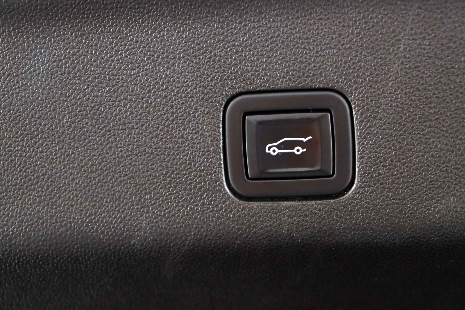 Used 2023 GMC Yukon XL Denali w/ Advanced Technology Package AWD/4WD image 37
