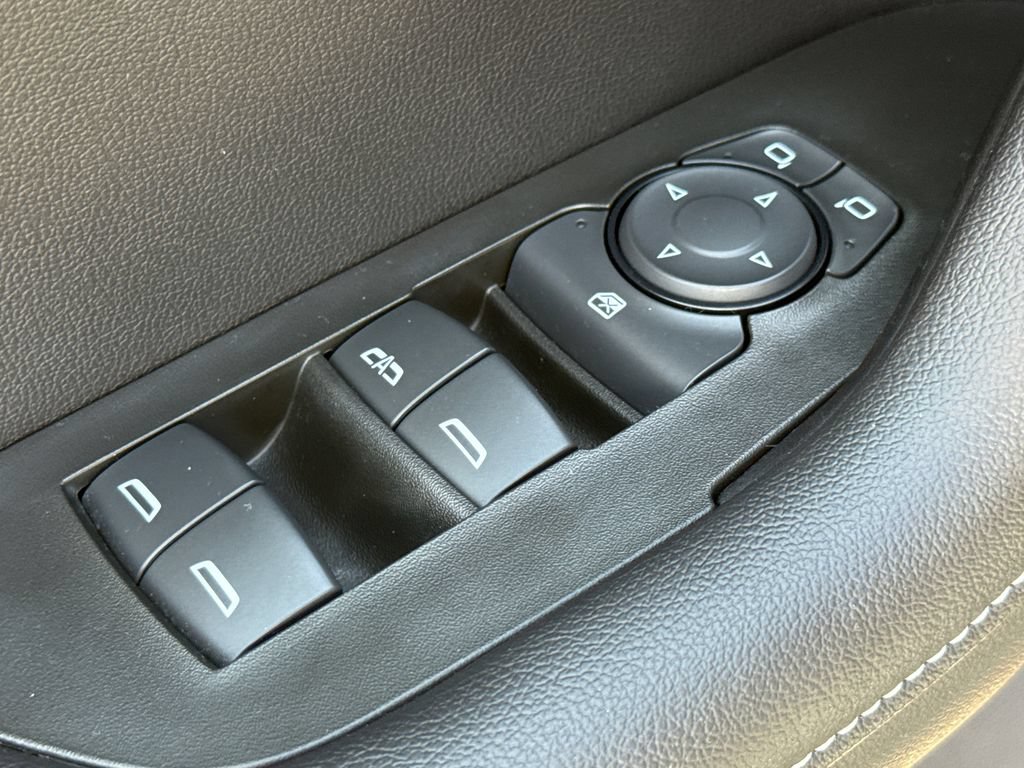 Used 2024 Chevrolet Blazer LT w/ Midnight/Sport Edition FWD image 19