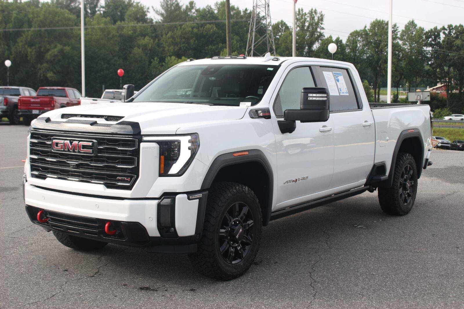Used 2024 GMC Sierra 3500 AT4 w/ AT4 Premium Plus Package AWD/4WD image 3