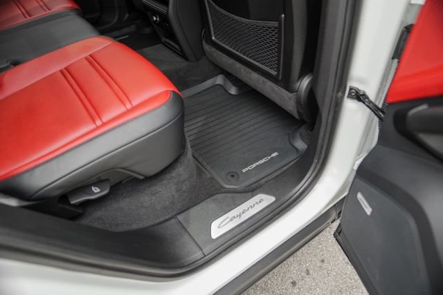 Used 2024 Porsche Cayenne AWD/4WD image 55