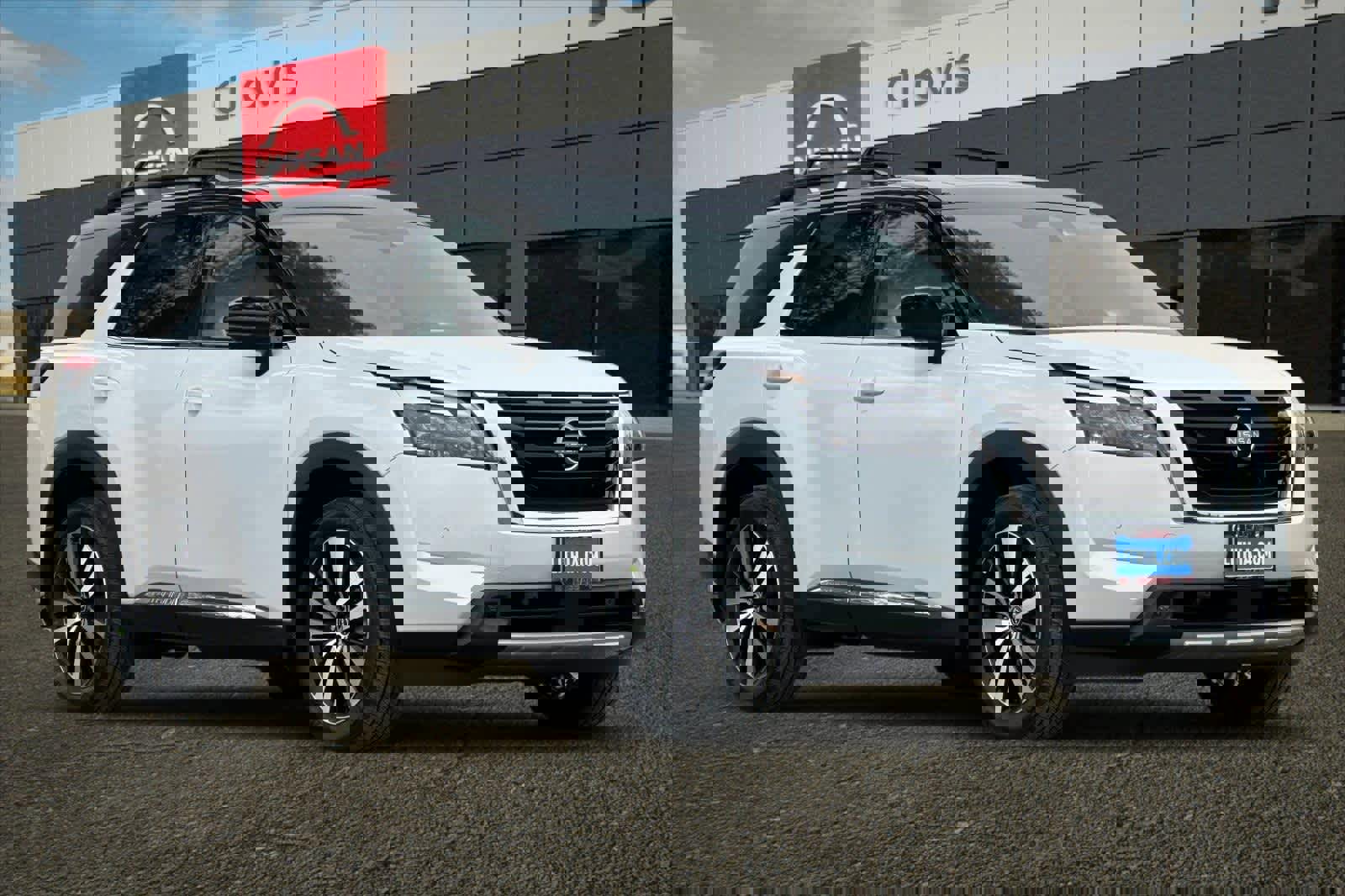 New 2025 Nissan Pathfinder Platinum image 9