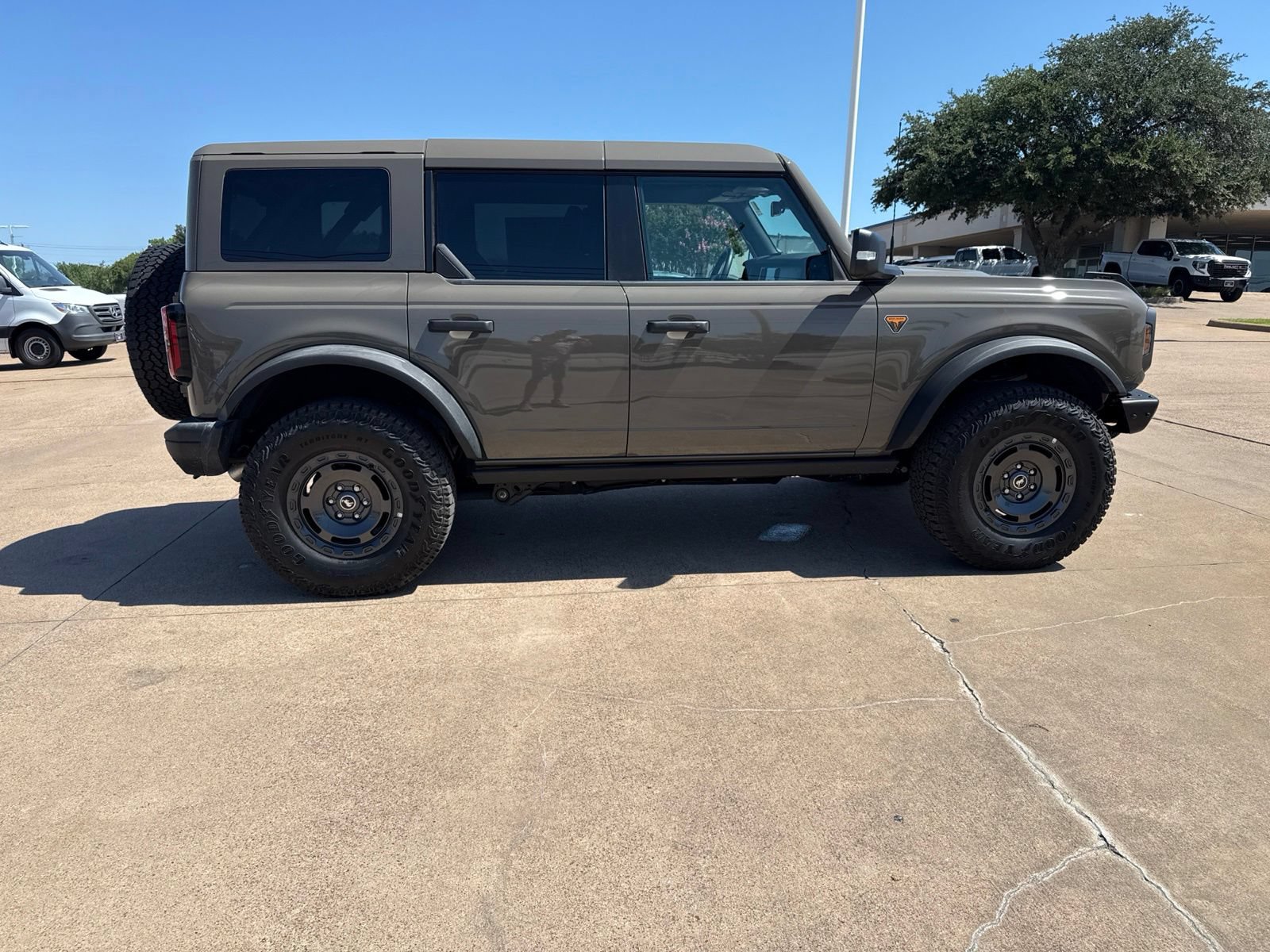 Used 2025 Ford Bronco Badlands AWD/4WD image 8