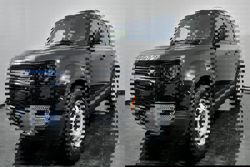 Used 2021 Land Rover Defender 110 image 5