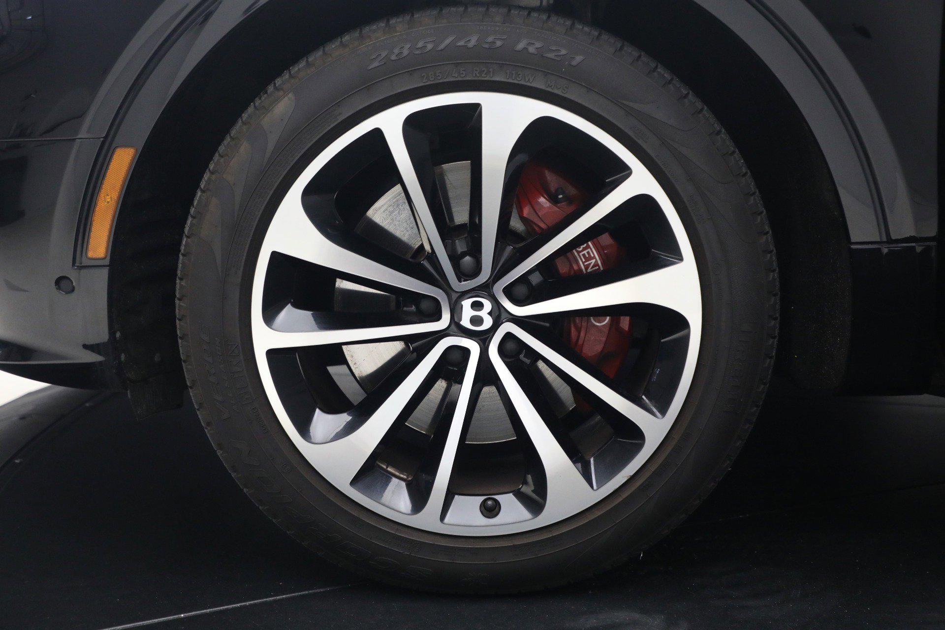 Used 2022 Bentley Bentayga image 17