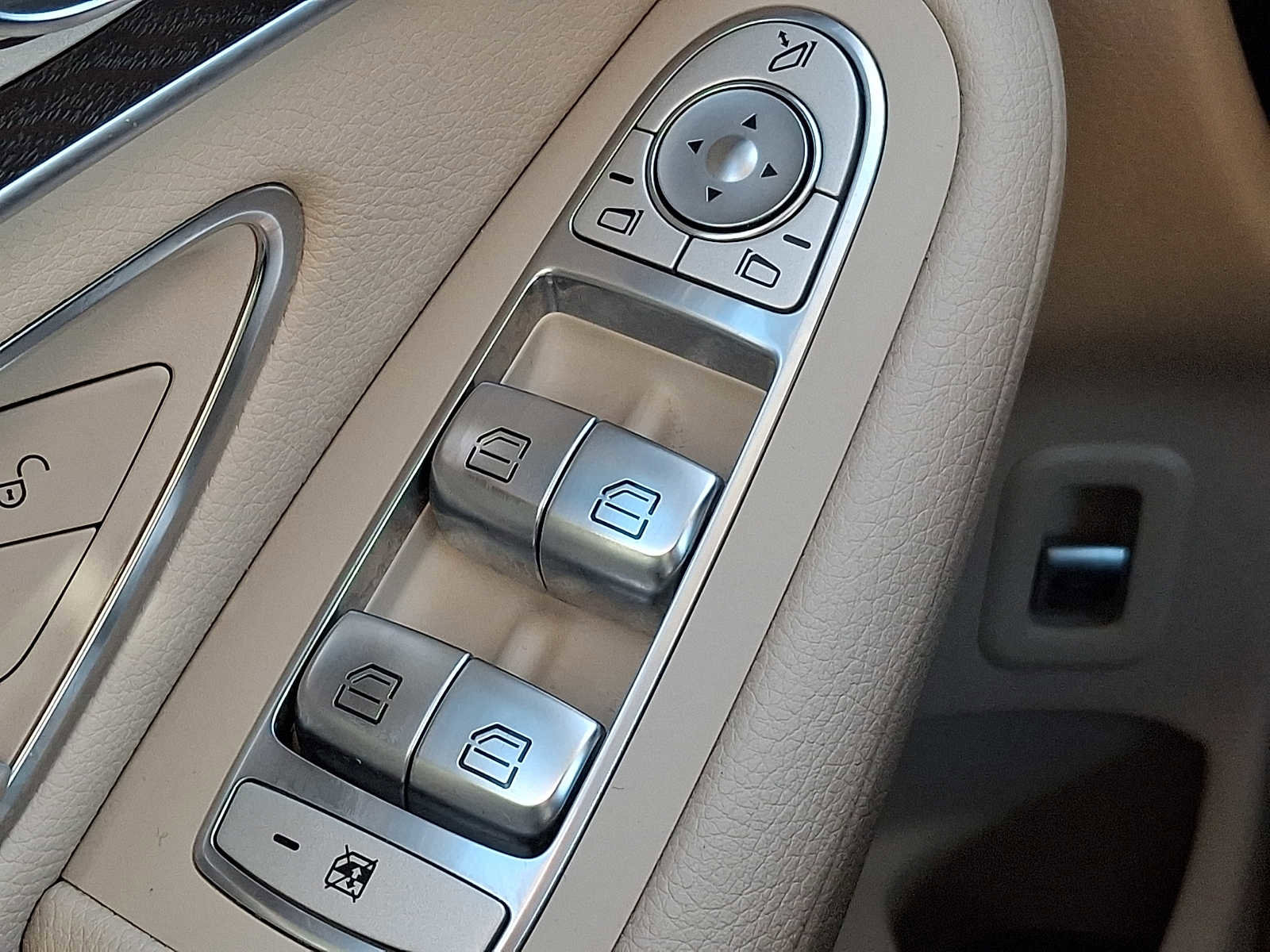 Used 2019 Mercedes-Benz GLC 300 4MATIC image 22