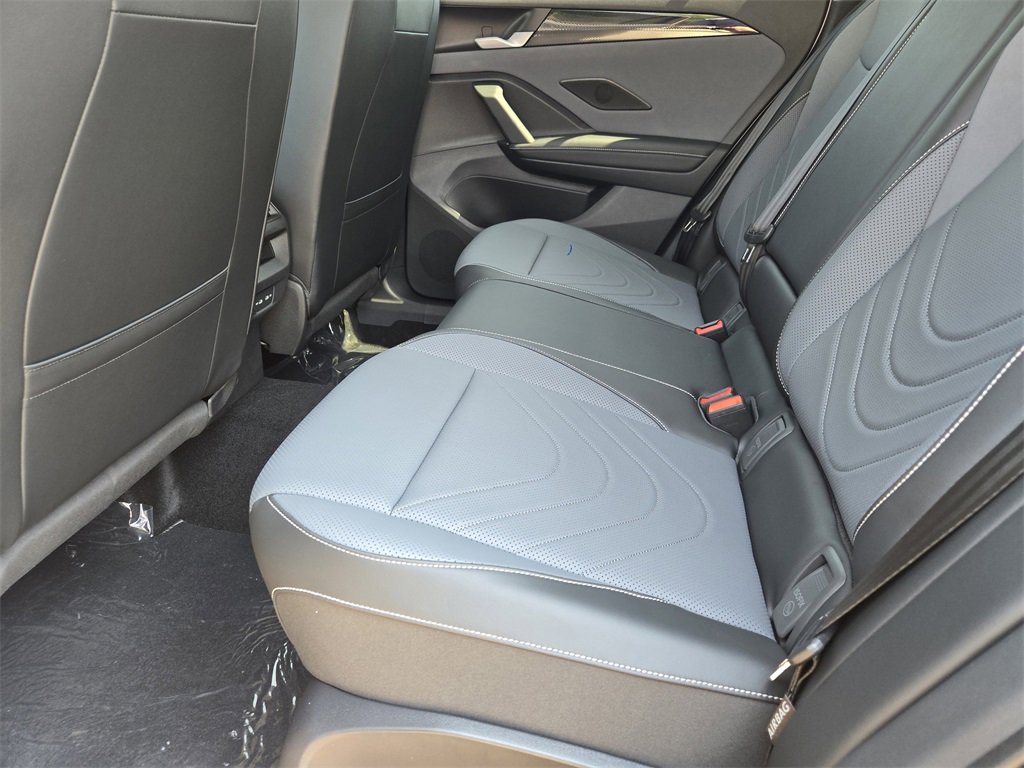 New 2025 Volkswagen Tiguan SE image 21