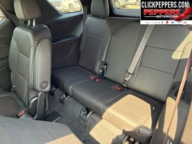 Used 2023 Chevrolet Traverse High Country FWD image 14