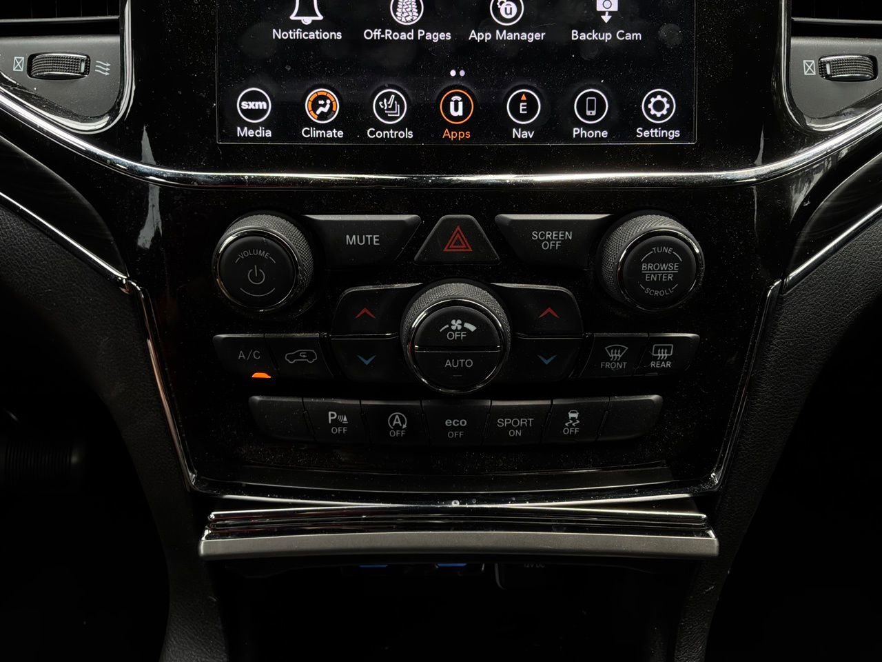 Used 2021 Jeep Grand Cherokee Limited AWD/4WD image 29