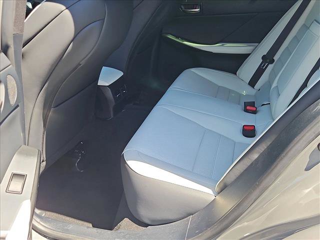 Used 2024 Lexus IS 500 RWD image 27