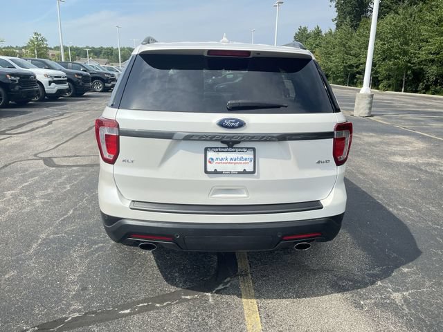 Used 2018 Ford Explorer XLT w/ Equipment Group 202A AWD/4WD image 32