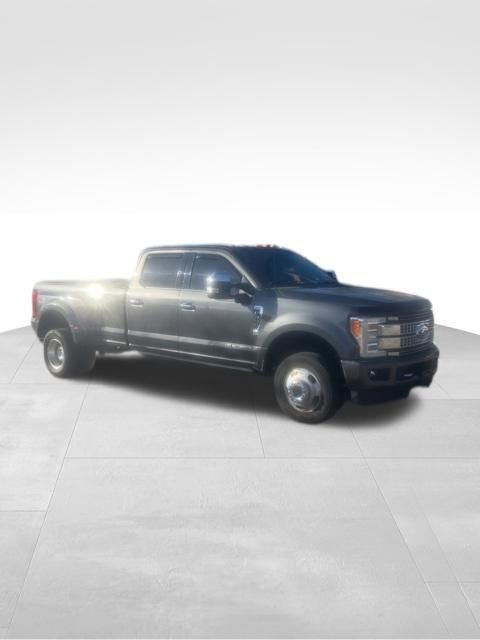 Certified 2019 Ford F350 Platinum w/ Platinum Ultimate Package AWD/4WD image 7