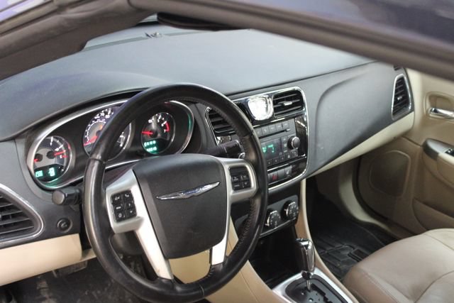 Used 2012 Chrysler 200 Limited FWD image 13