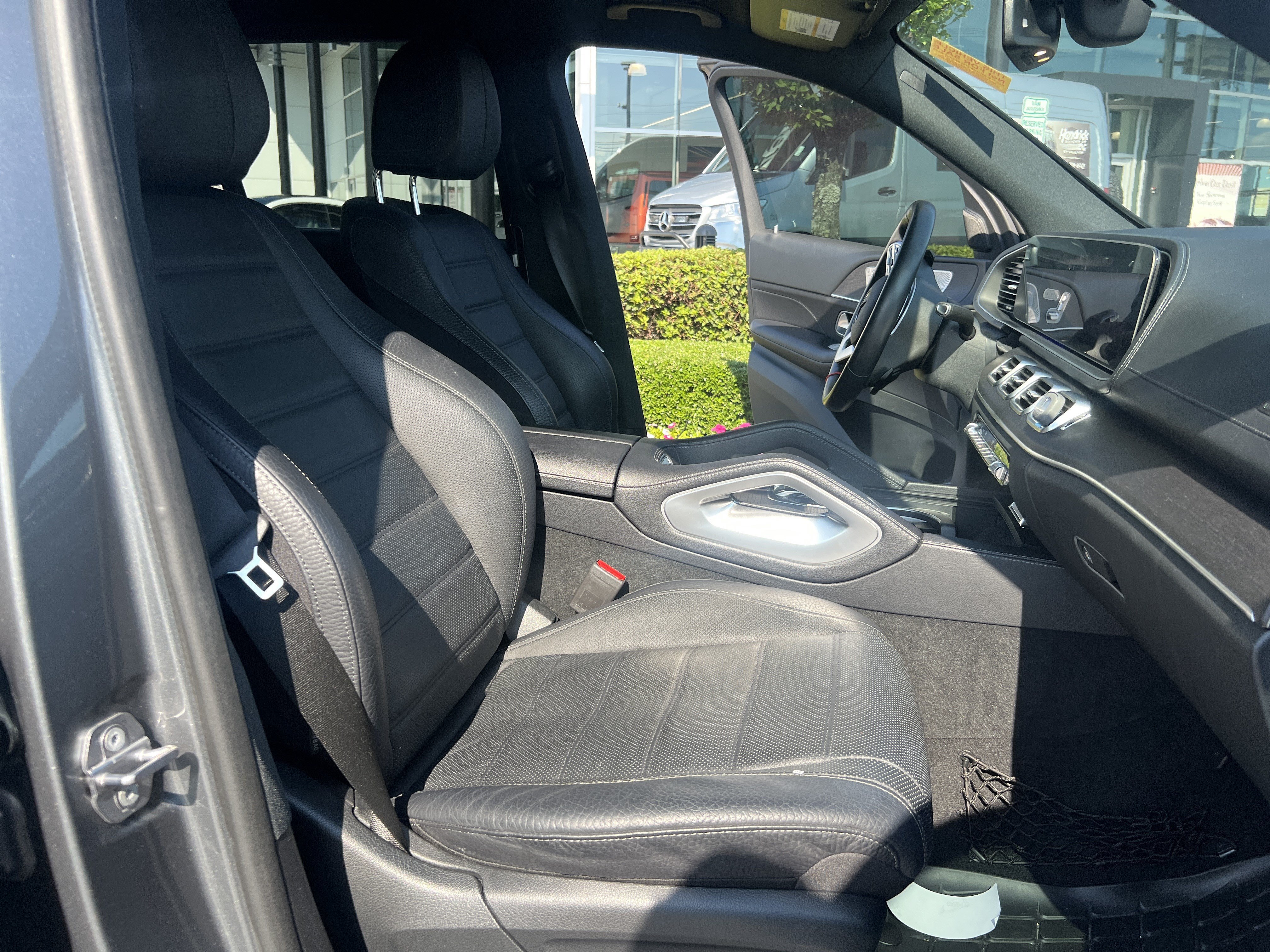 Used 2020 Mercedes-Benz GLS 450 4MATIC image 35