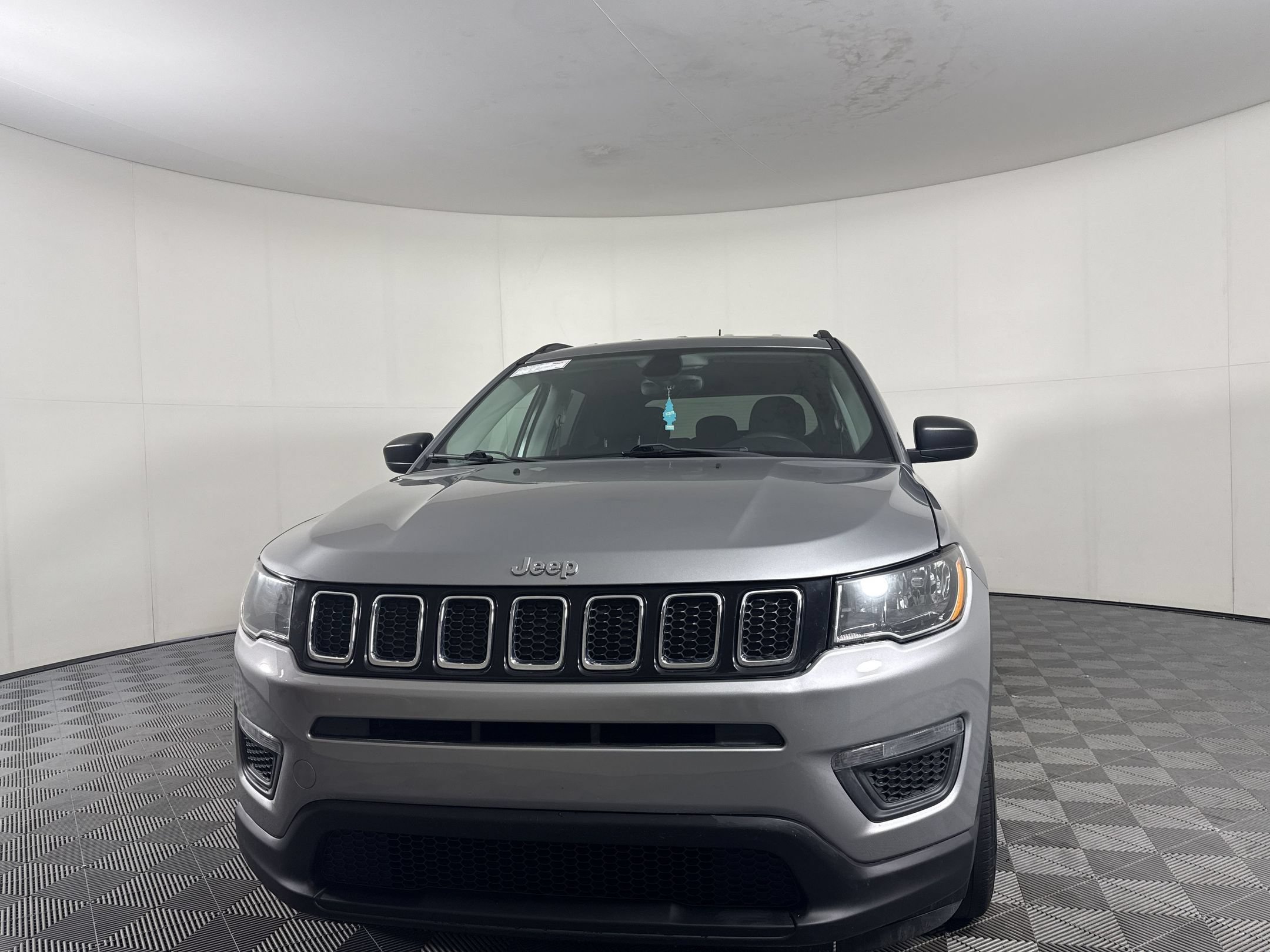 Used 2018 Jeep Compass Sport w/ Tech Group FWD image 6