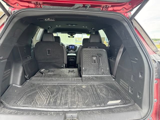 Used 2023 Chevrolet Traverse RS FWD image 11