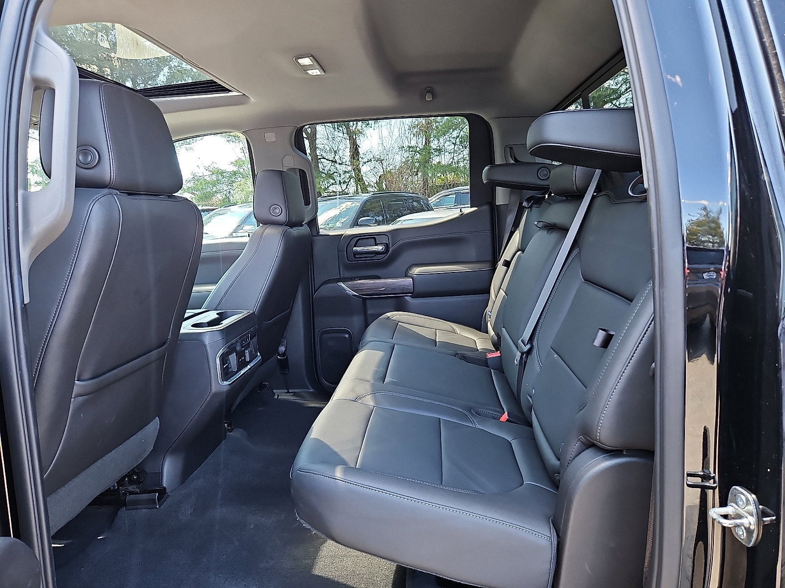 Used 2019 Chevrolet Silverado 1500 LTZ w/ LTZ Premium Package image 10