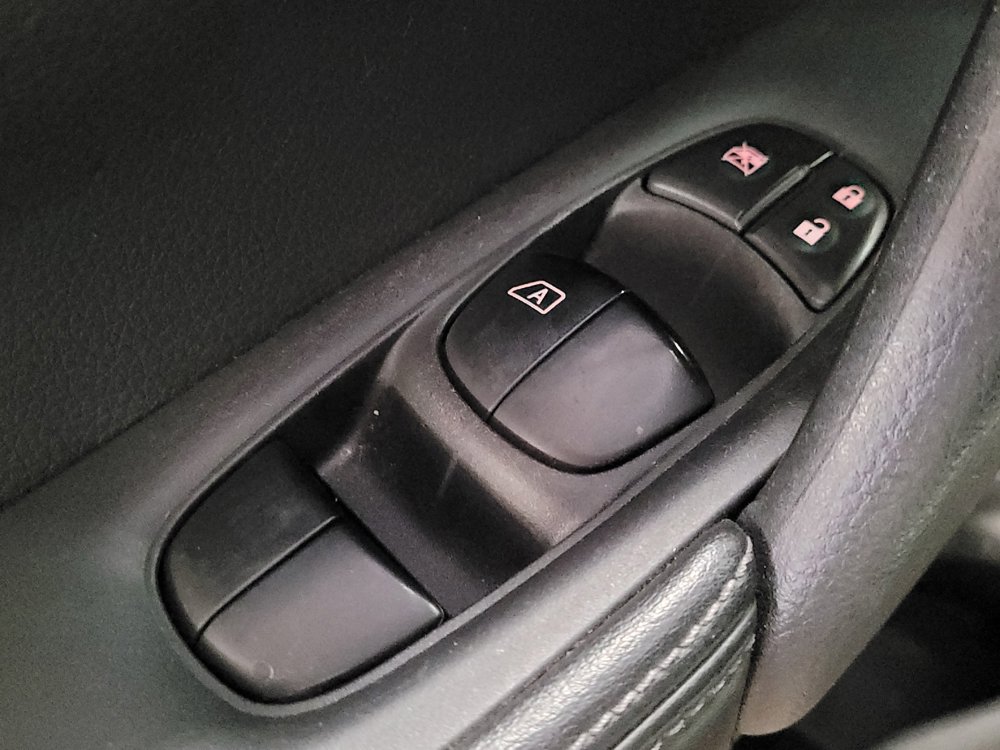 Used 2017 Nissan Rogue S FWD image 27