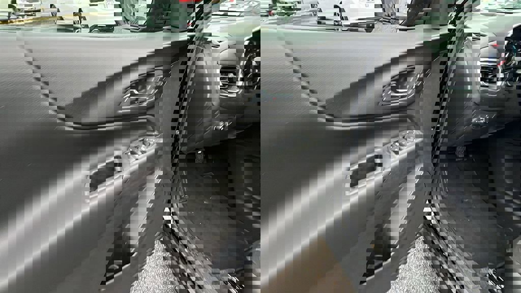 Used 2020 Chevrolet Equinox LT image 12