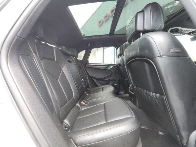 Used 2021 Porsche Macan AWD/4WD image 25