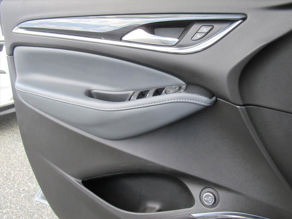 Used 2023 Buick Enclave Essence w/ Experience Buick Package FWD image 21