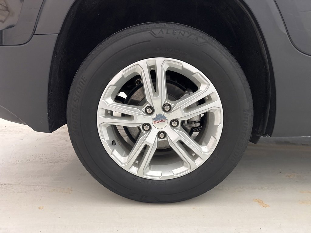 Used 2023 GMC Terrain SLE w/ Driver Convenience Package image 9