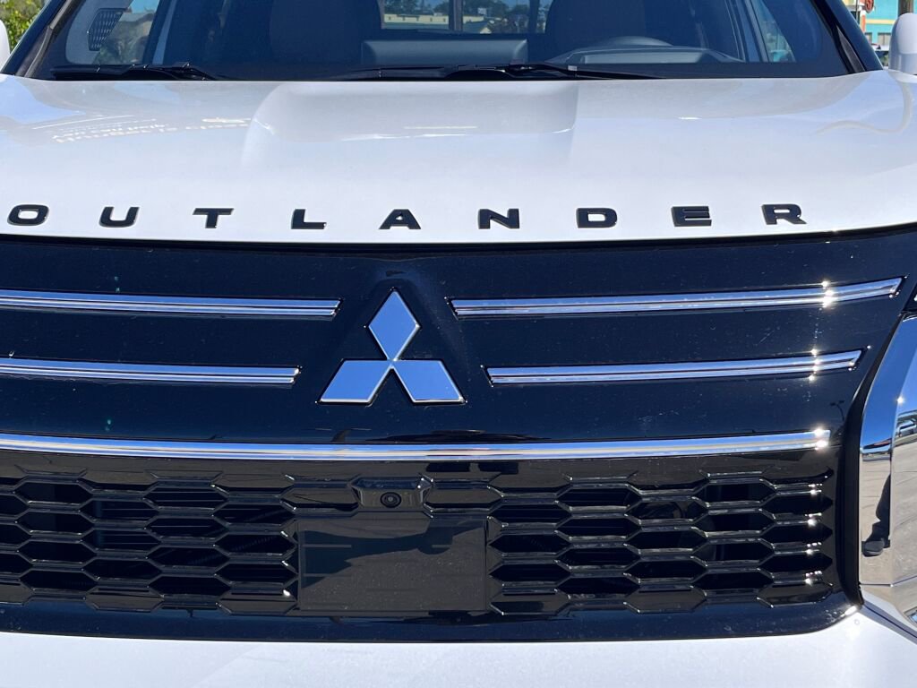 New 2025 Mitsubishi Outlander SEL image 9