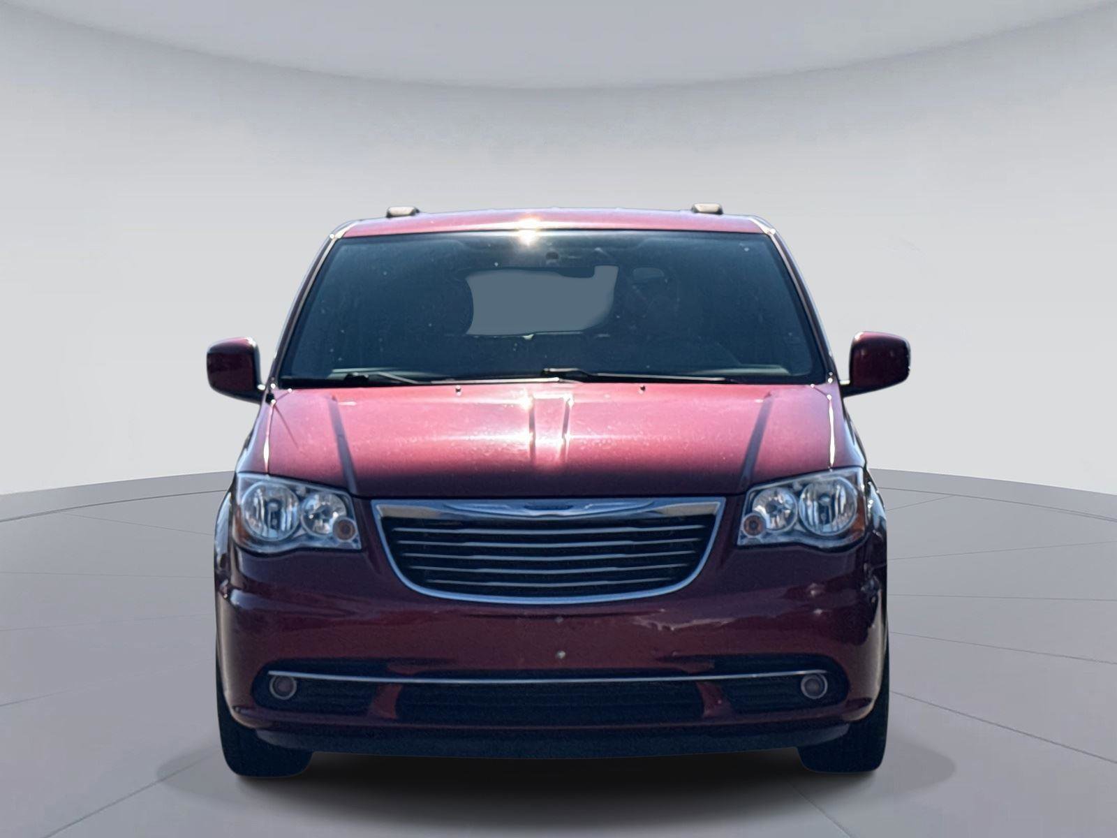 Used 2016 Chrysler Town & Country Touring image 8