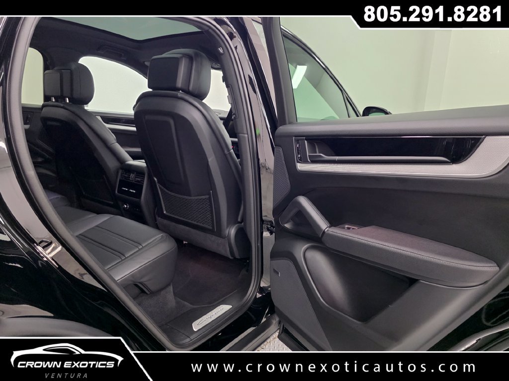 Used 2024 Porsche Cayenne S AWD/4WD image 18