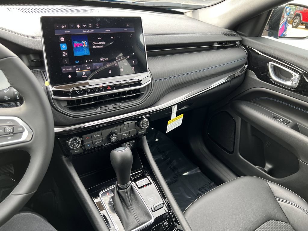 New 2026 Jeep Compass Latitude image 12