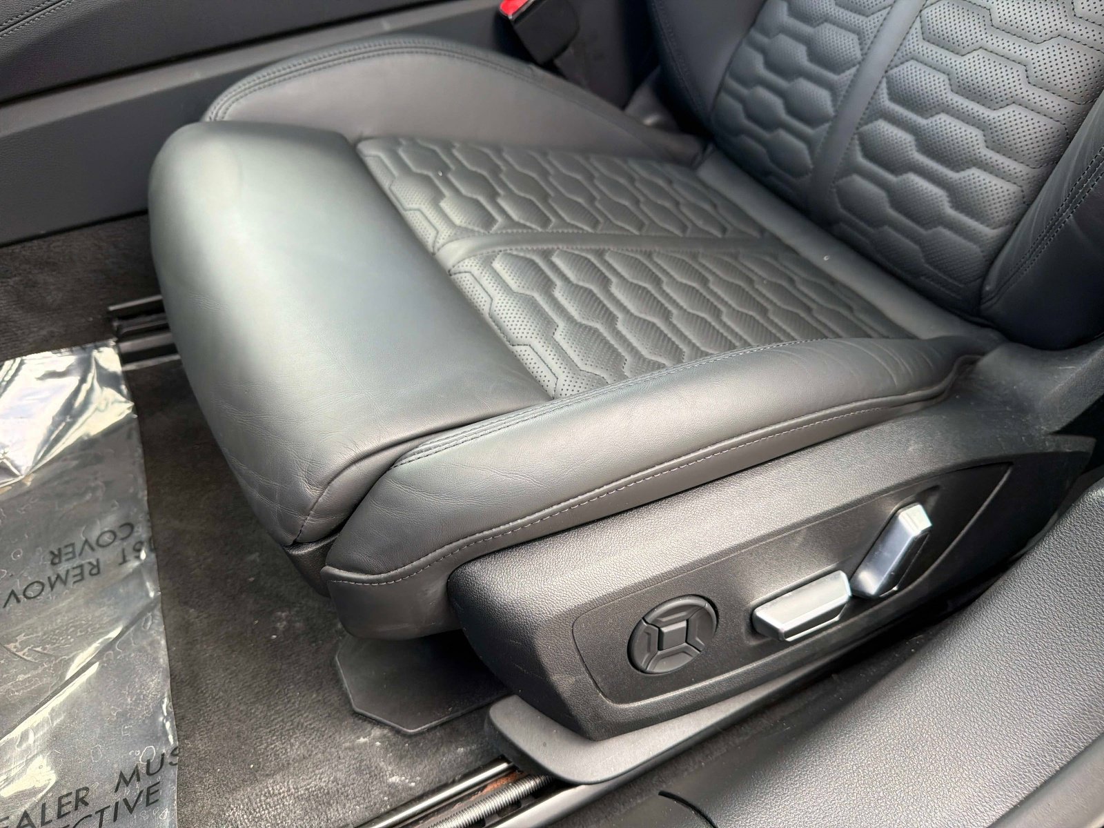 Used 2025 Audi RS 7 Performance image 36