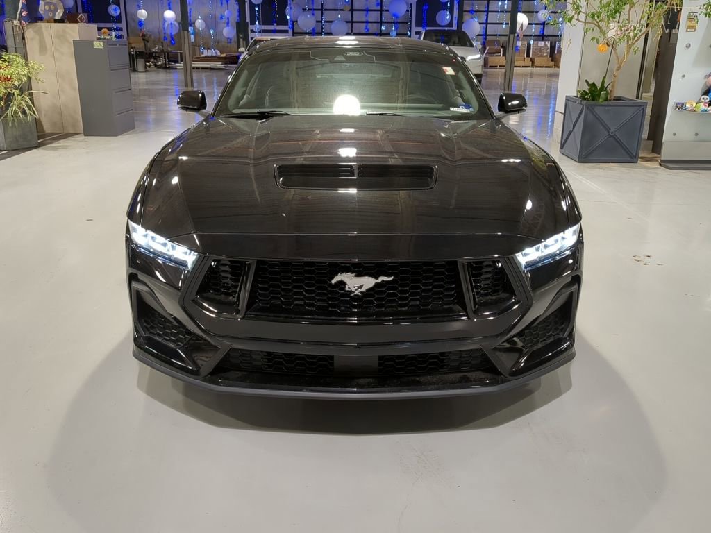 Used 2024 Ford Mustang GT Premium image 3