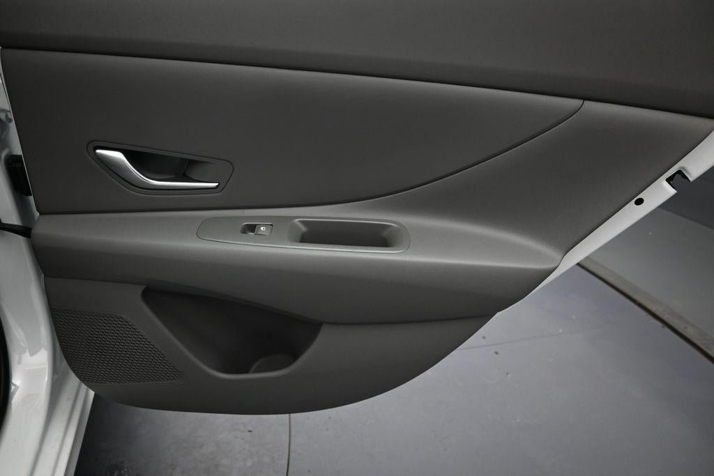 New 2026 Hyundai Elantra SE FWD image 27