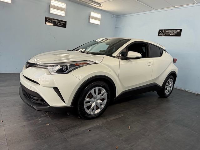 Used 2019 Toyota C-HR LE FWD image 3