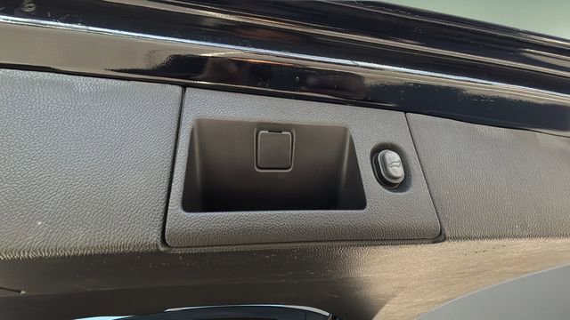 Used 2019 Chevrolet Suburban Premier w/ Premier Plus Edition image 42