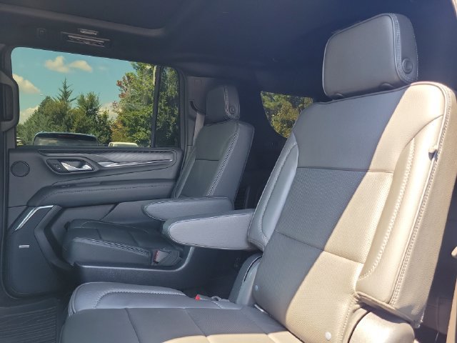 Used 2021 GMC Yukon XL Denali w/ Denali Premium Package AWD/4WD image 10