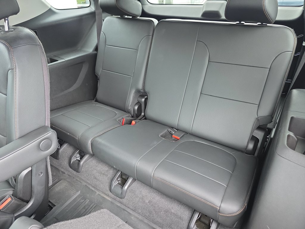 Used 2020 Chevrolet Traverse Premier w/ Redline Edition FWD image 19
