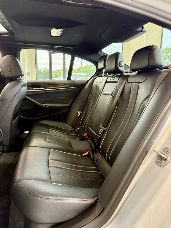 Used 2020 BMW 530i w/ Convenience Package RWD image 17