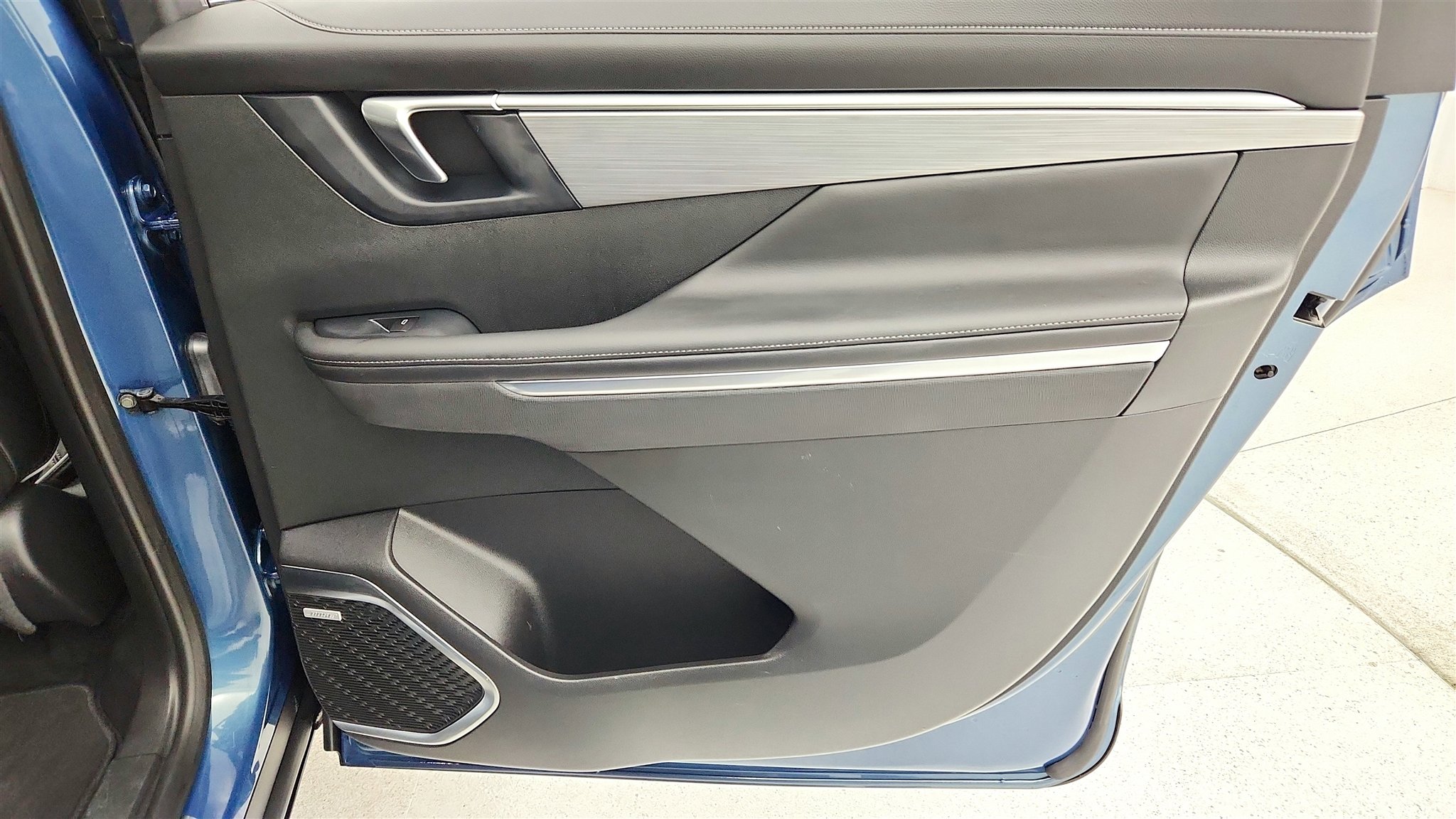 Used 2025 Buick Enclave Preferred image 31