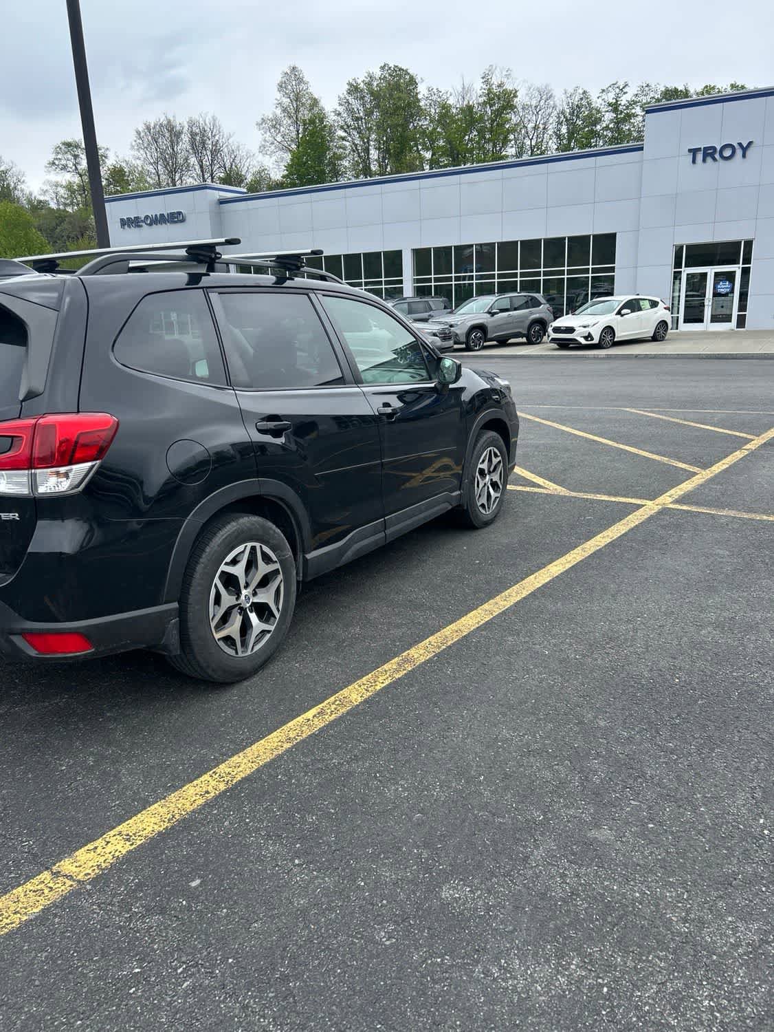 Used 2020 Subaru Forester Premium AWD/4WD image 3