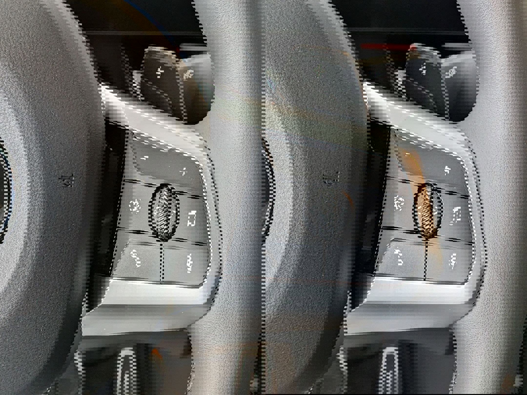 New 2026 BMW X2 xDrive28i w/ Technology Package AWD/4WD image 19